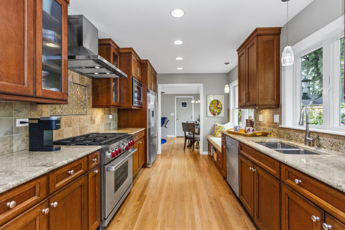 2761 Lincolnwood Drive, Evanston, IL 60201 2761 Lincolnwood Drive, Evanston, IL 60201