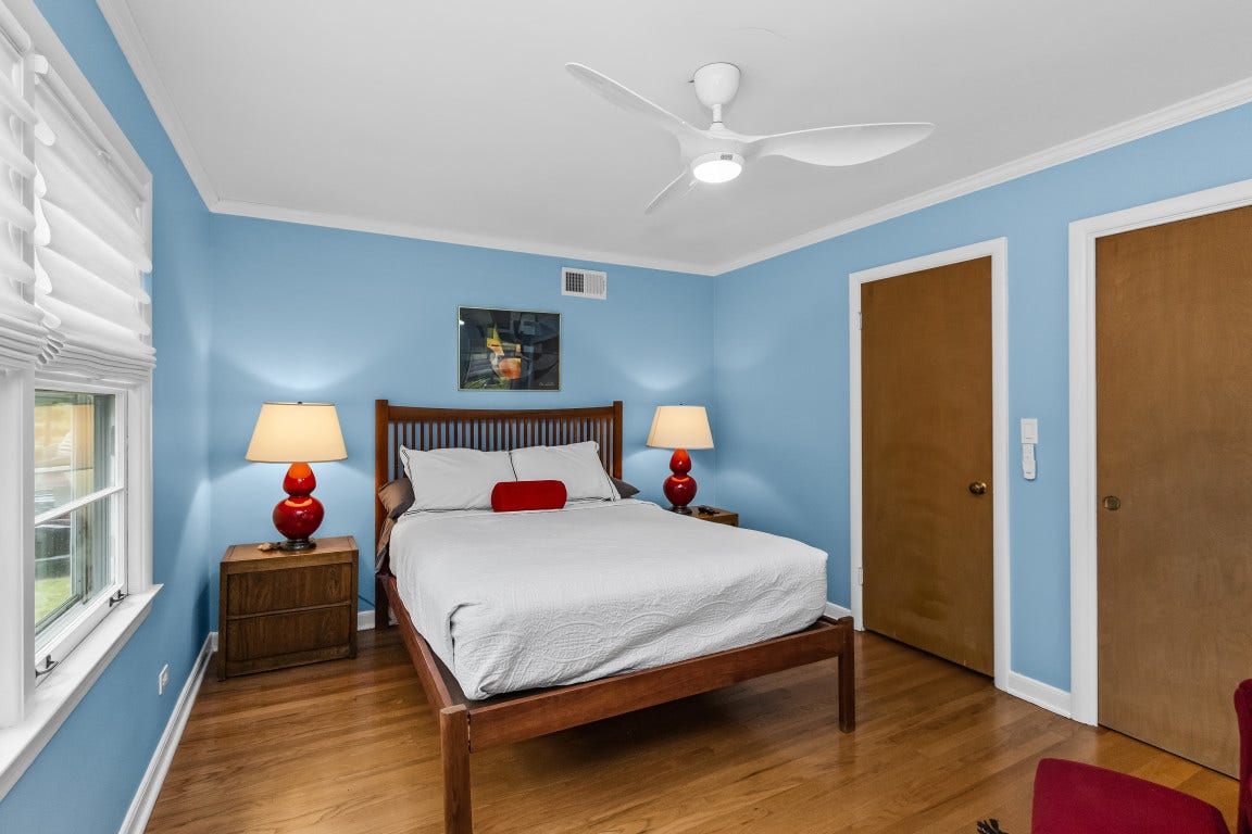 2761 Lincolnwood Drive, Evanston, IL 60201 2761 Lincolnwood Drive, Evanston, IL 60201