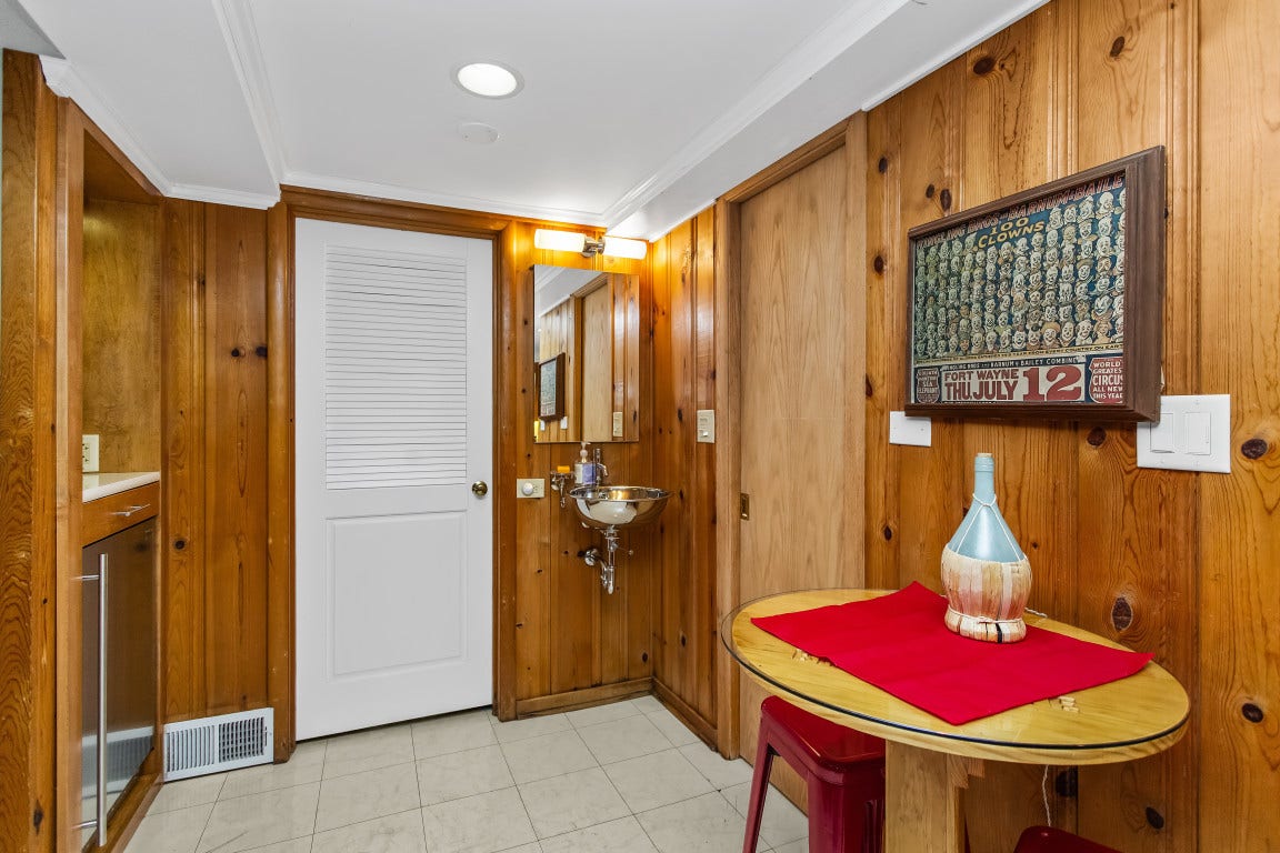 2761 Lincolnwood Drive, Evanston, IL 60201 2761 Lincolnwood Drive, Evanston, IL 60201