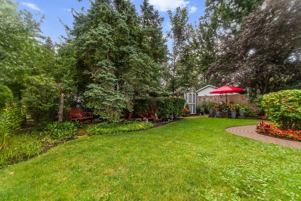 2761 Lincolnwood Drive, Evanston, IL 60201 2761 Lincolnwood Drive, Evanston, IL 60201