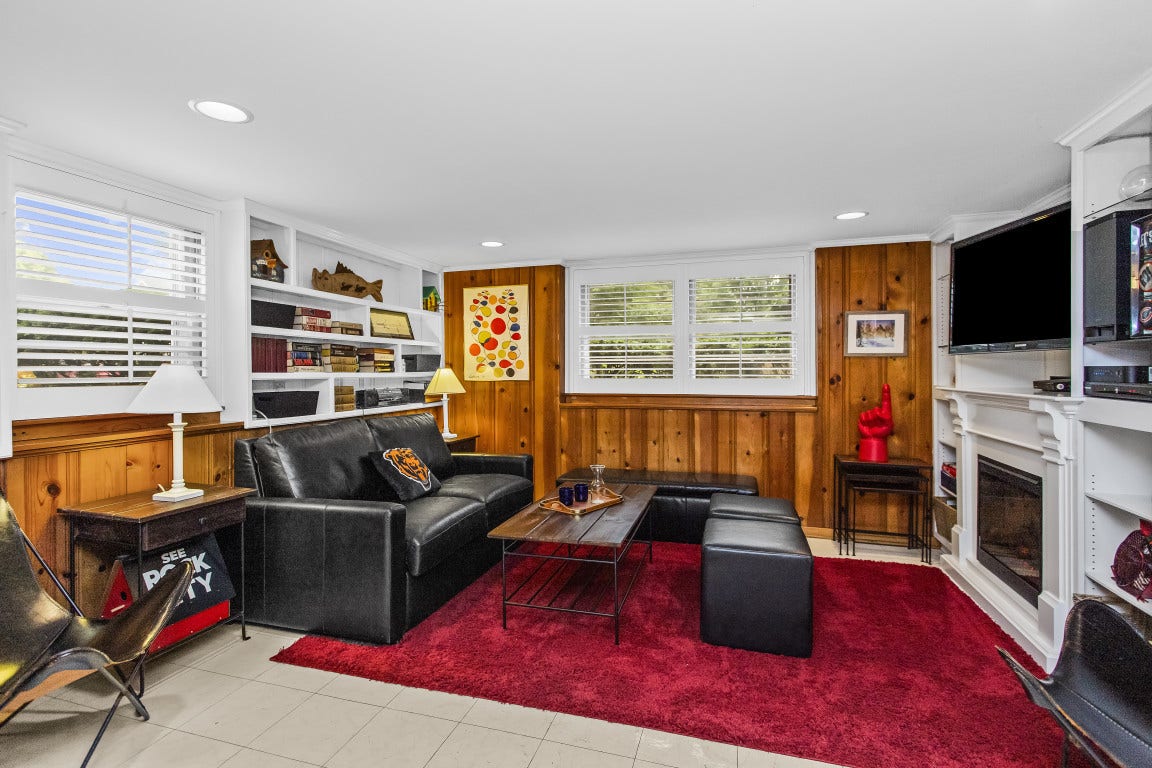 2761 Lincolnwood Drive, Evanston, IL 60201 2761 Lincolnwood Drive, Evanston, IL 60201