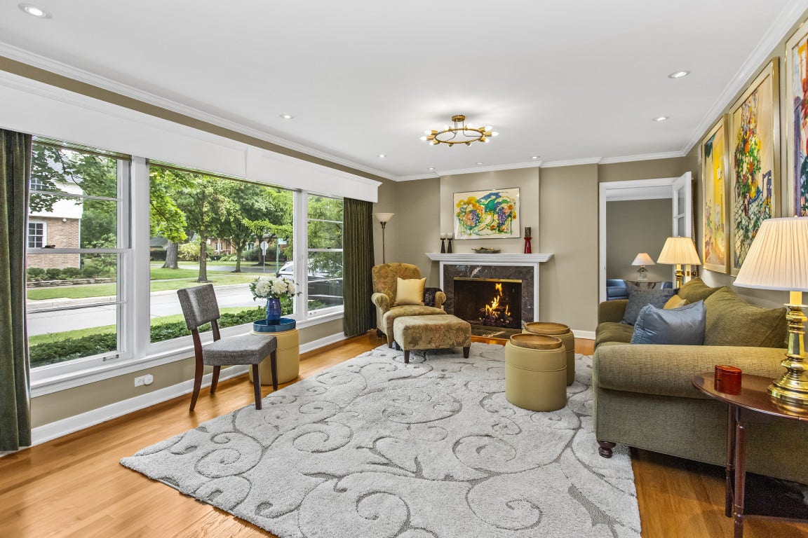 2761 Lincolnwood Drive, Evanston, IL 60201 2761 Lincolnwood Drive, Evanston, IL 60201