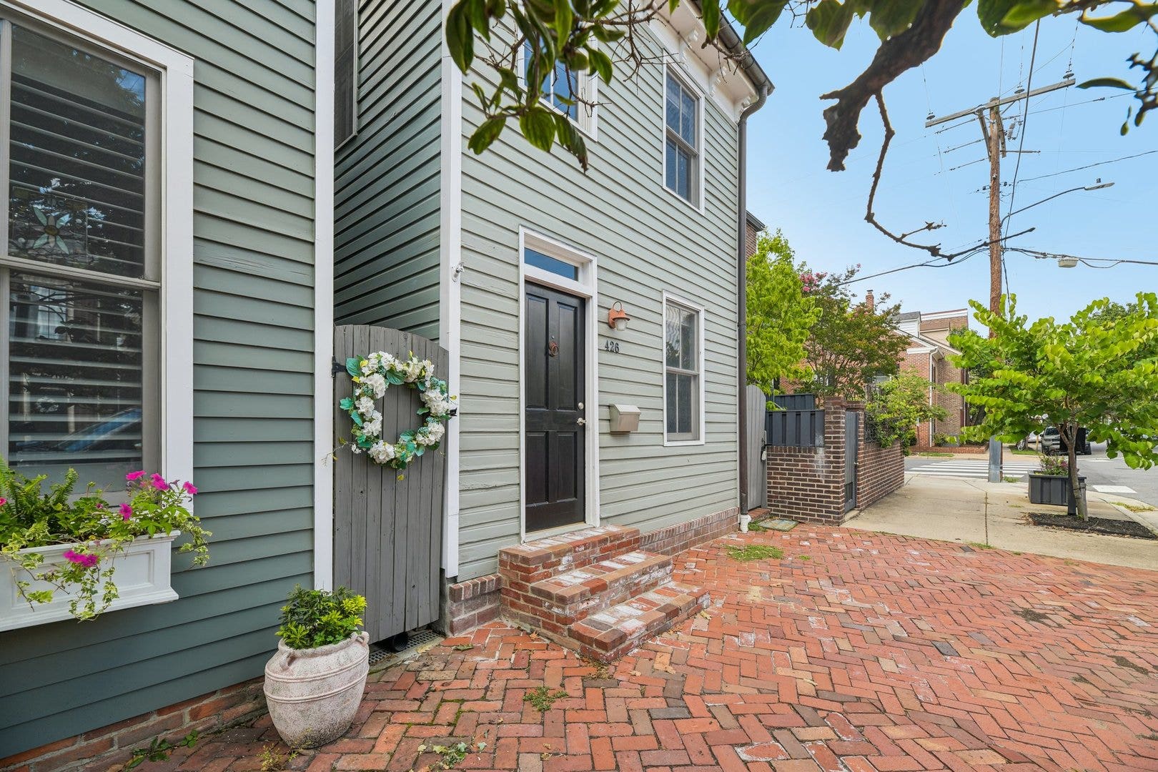426 N Alfred Street, Alexandria, VA 22314 Circa 1900 Stand Alone Townhouse