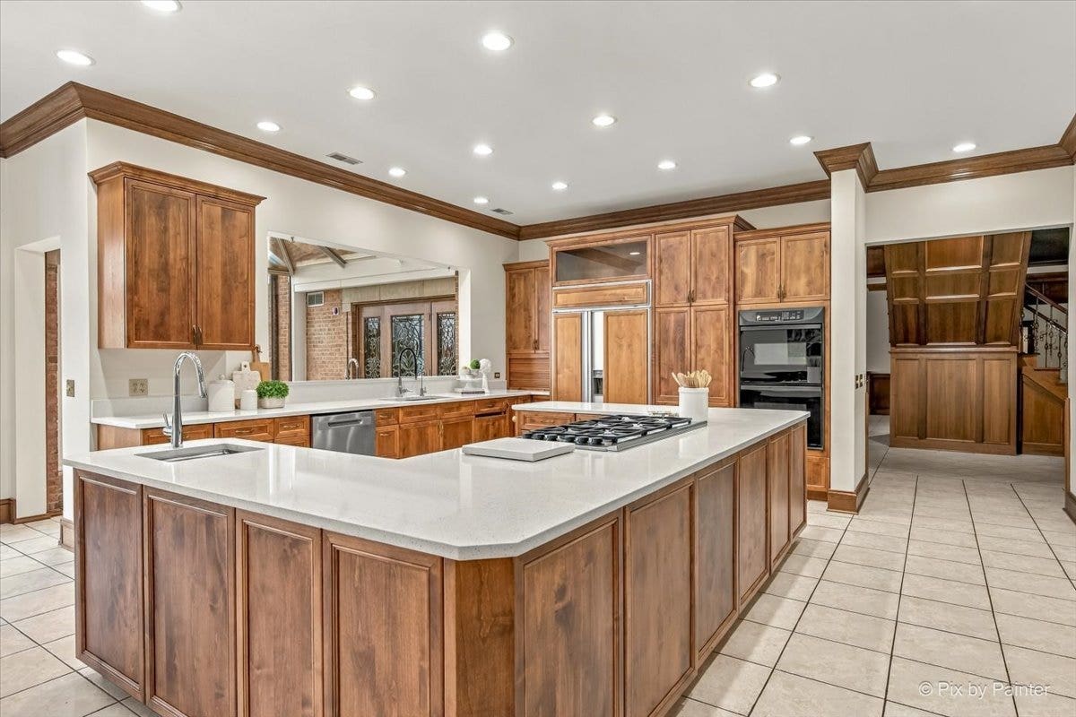 5N719 Castle Drive, St. Charles, IL 60175 5N719 Castle Drive, St. Charles, IL 60175