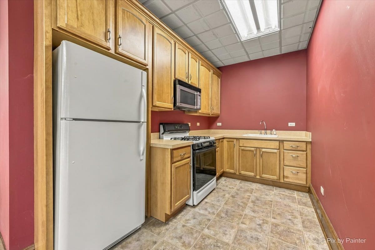 5N719 Castle Drive, St. Charles, IL 60175 5N719 Castle Drive, St. Charles, IL 60175