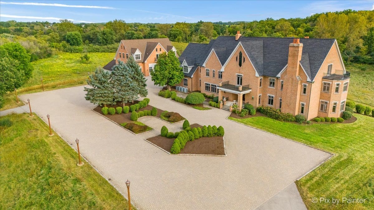 5N719 Castle Drive, St. Charles, IL 60175 5N719 Castle Drive, St. Charles, IL 60175