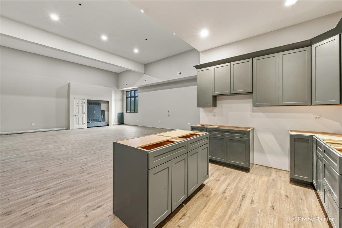 5N719 Castle Drive, St. Charles, IL 60175 5N719 Castle Drive, St. Charles, IL 60175