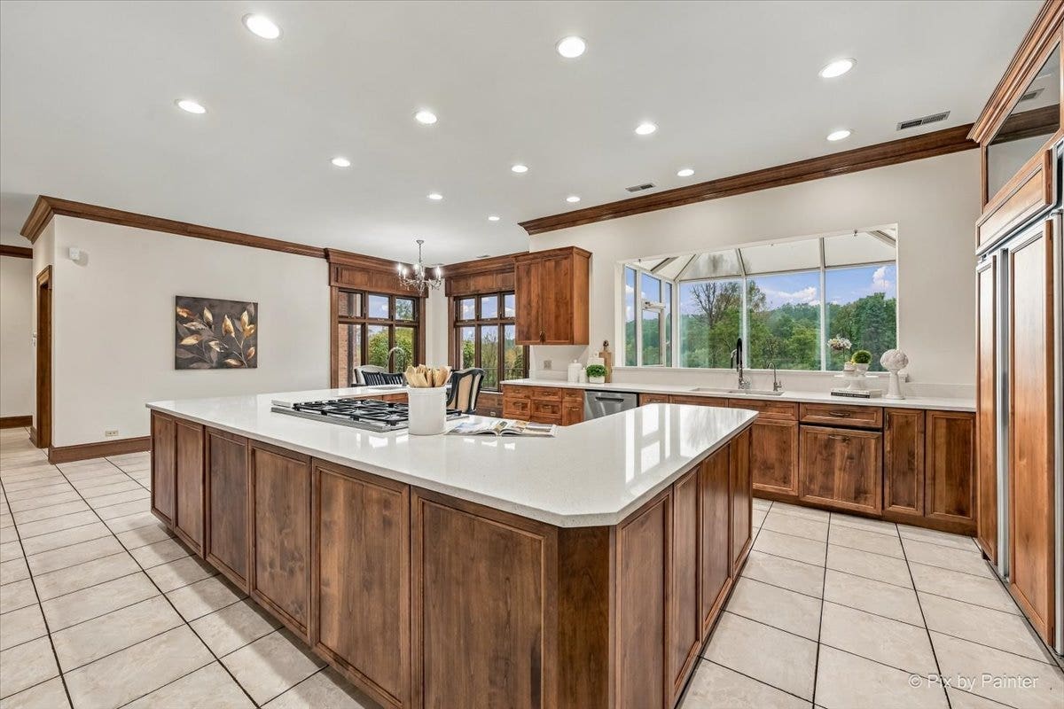 5N719 Castle Drive, St. Charles, IL 60175 5N719 Castle Drive, St. Charles, IL 60175