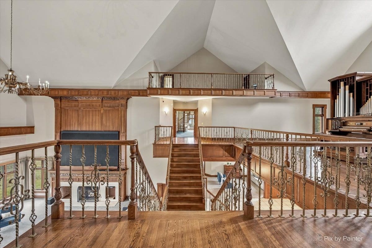5N719 Castle Drive, St. Charles, IL 60175 5N719 Castle Drive, St. Charles, IL 60175