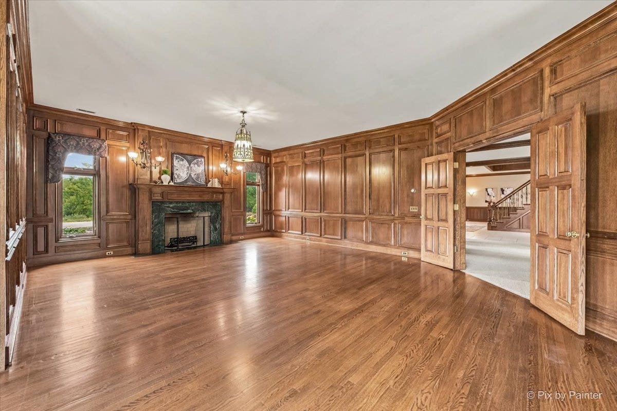 5N719 Castle Drive, St. Charles, IL 60175 5N719 Castle Drive, St. Charles, IL 60175
