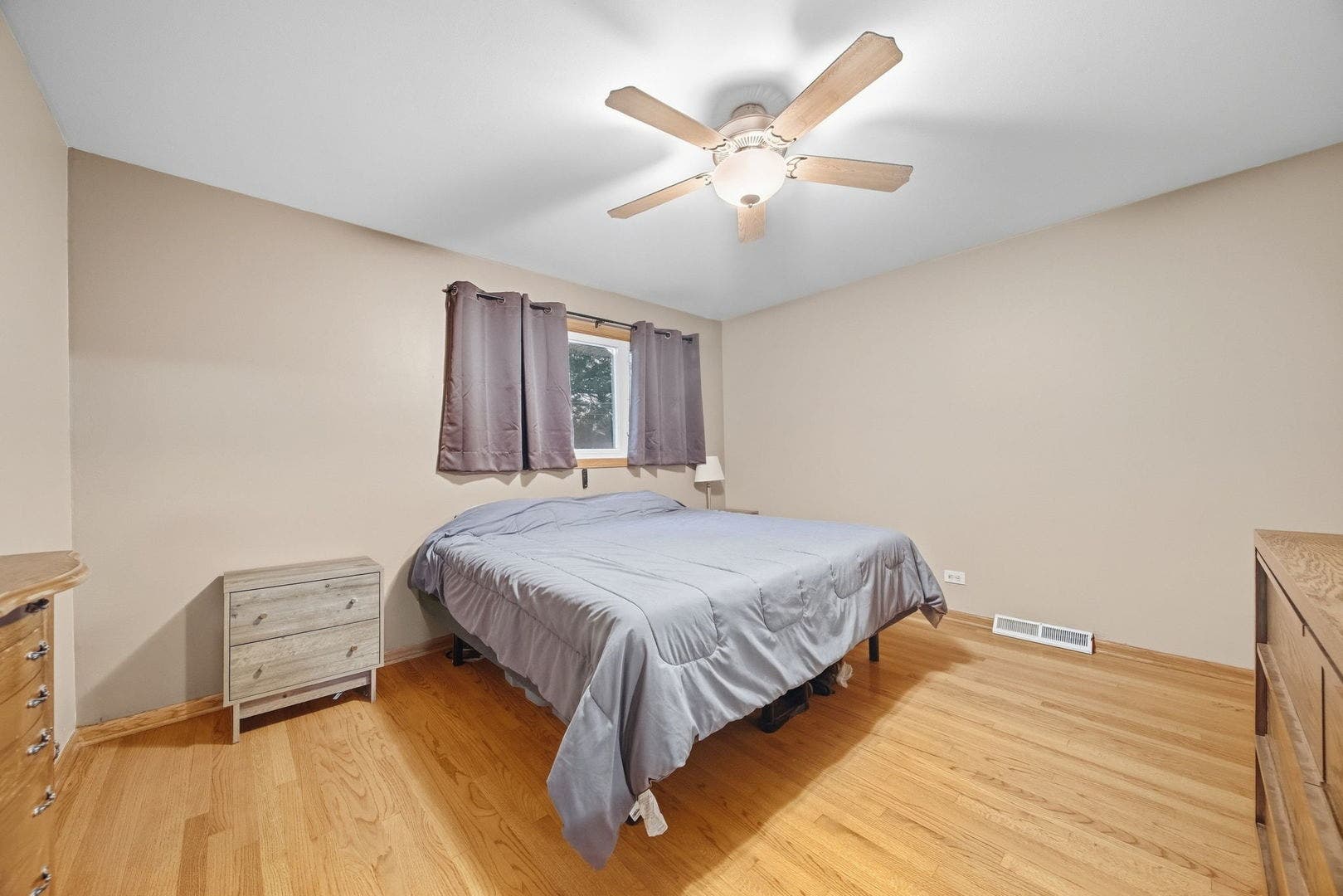 17736 S Ridgeland Avenue, Tinley Park, IL 60477 17736 S Ridgeland Avenue, Tinley Park, IL 60477