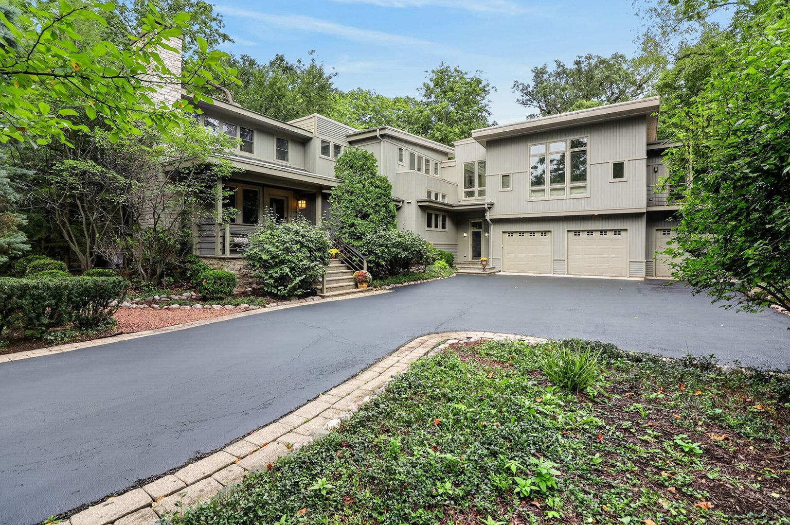 5311 Lee Avenue, Downers Grove, IL 60515