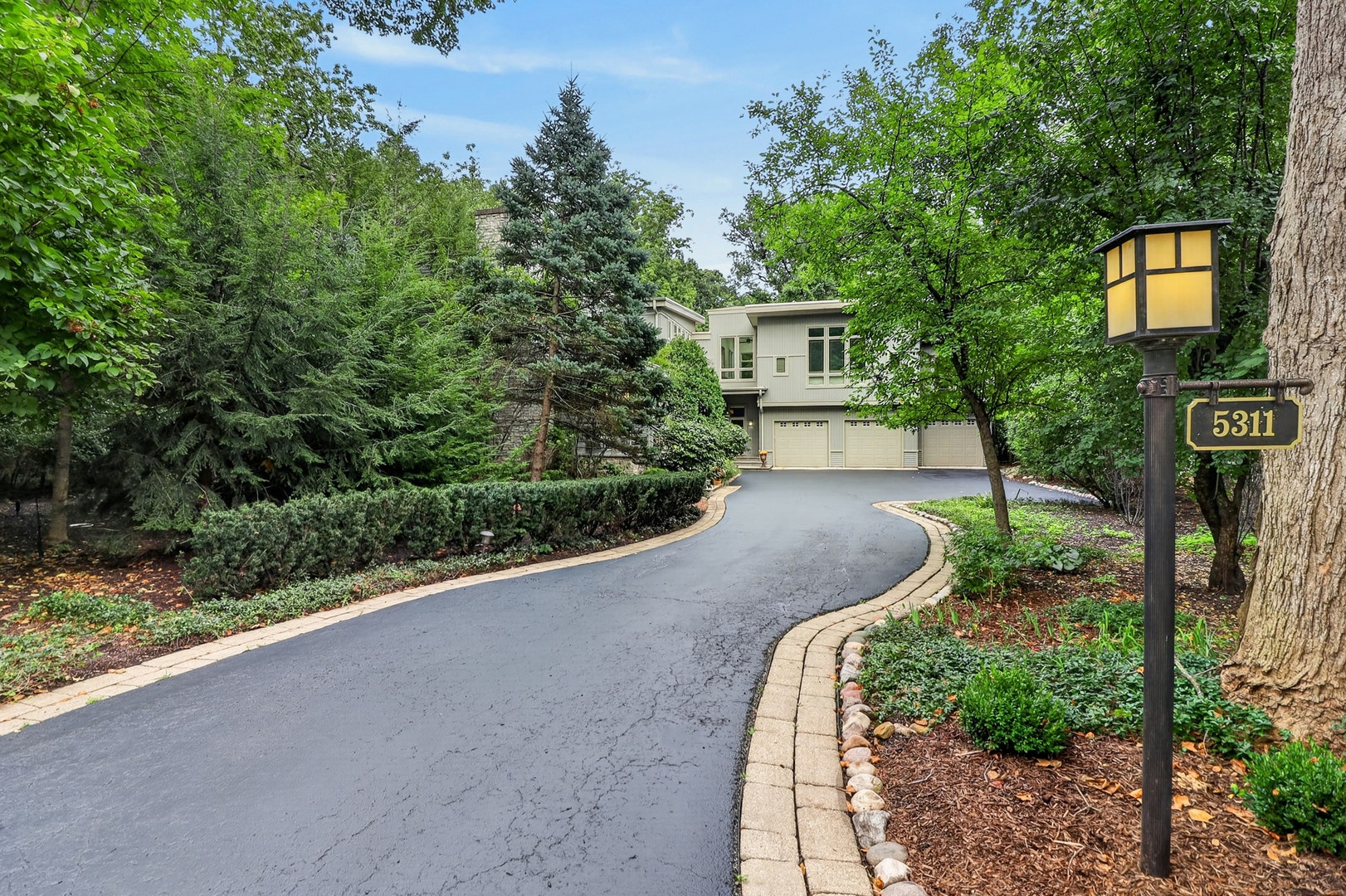 5311 Lee Avenue, Downers Grove, IL 60515