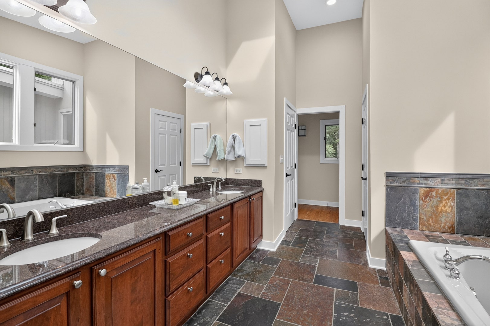 5311 Lee Avenue, Downers Grove, IL 60515