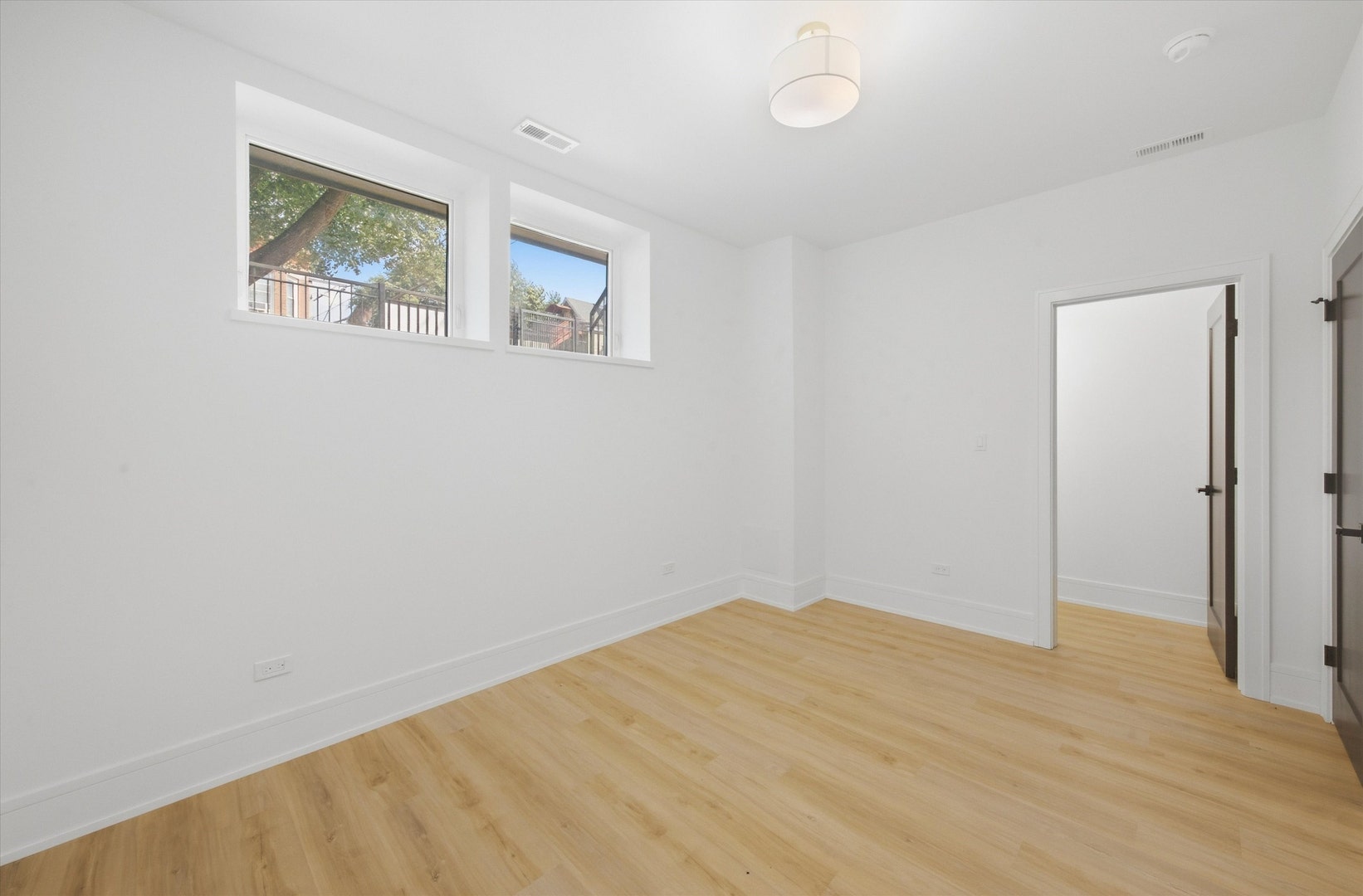 1914 N Rockwell Street, Chicago, IL 60647
