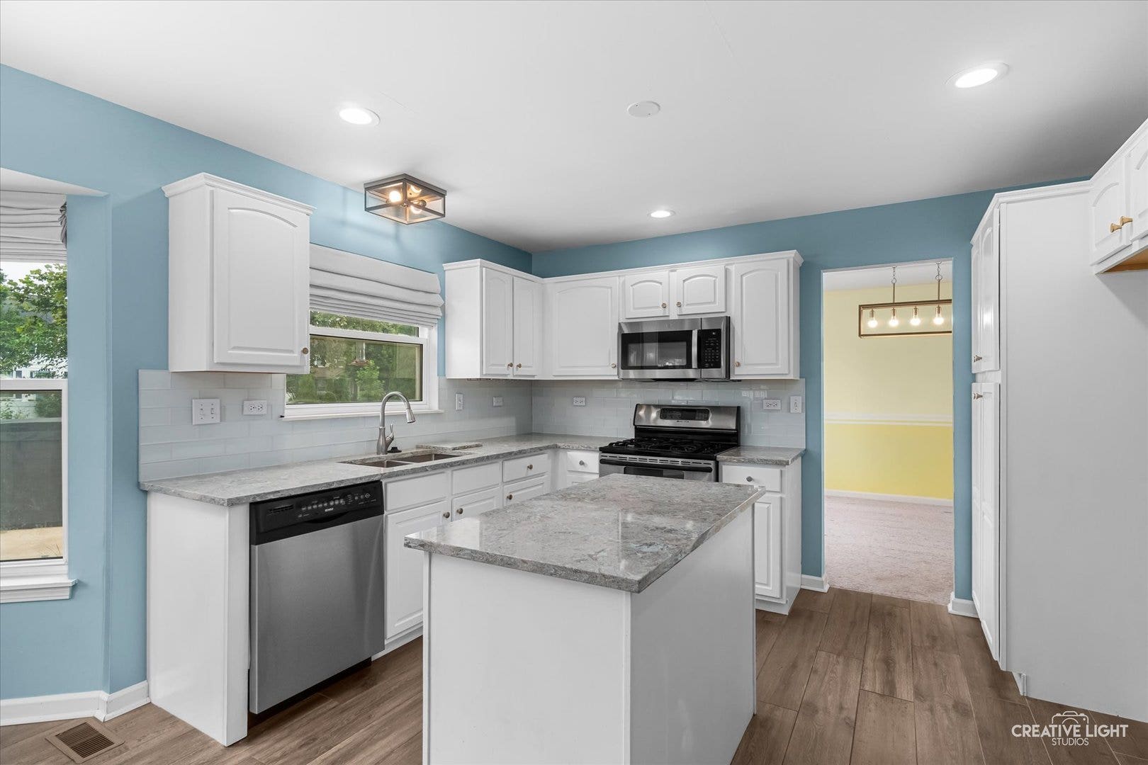 906 Rivers Edge Drive, Minooka, IL 60447 906 Rivers Edge Drive, Minooka, IL 60447