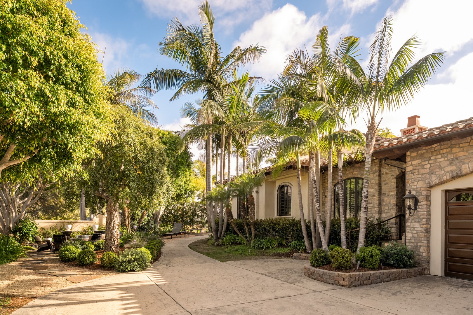 1040 Crest Drive, Encinitas, CA 92024