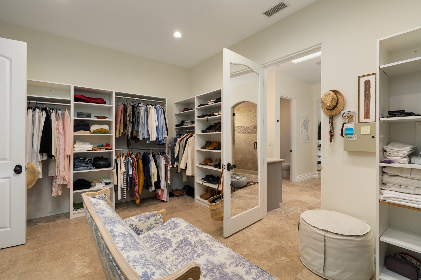 1040 Crest Drive, Encinitas, CA 92024