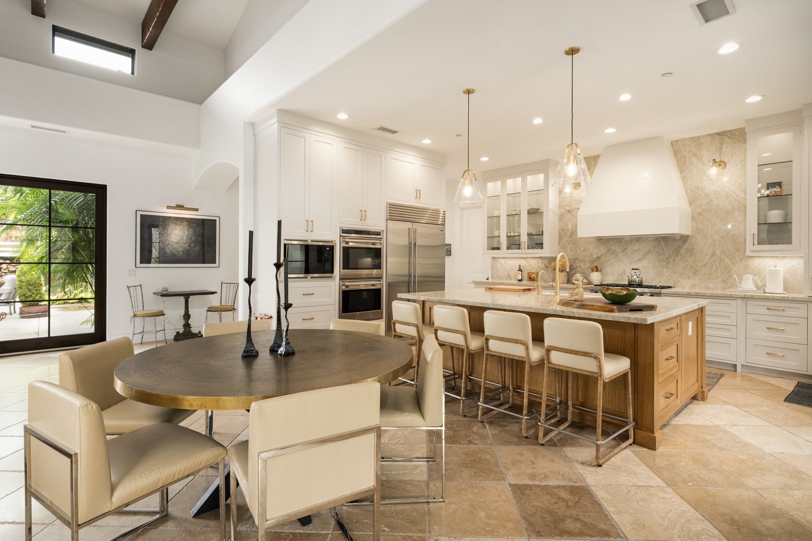 1040 Crest Drive, Encinitas, CA 92024