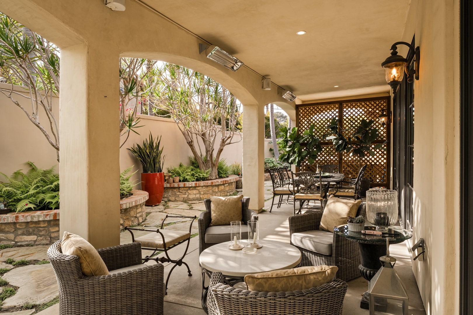 1040 Crest Drive, Encinitas, CA 92024
