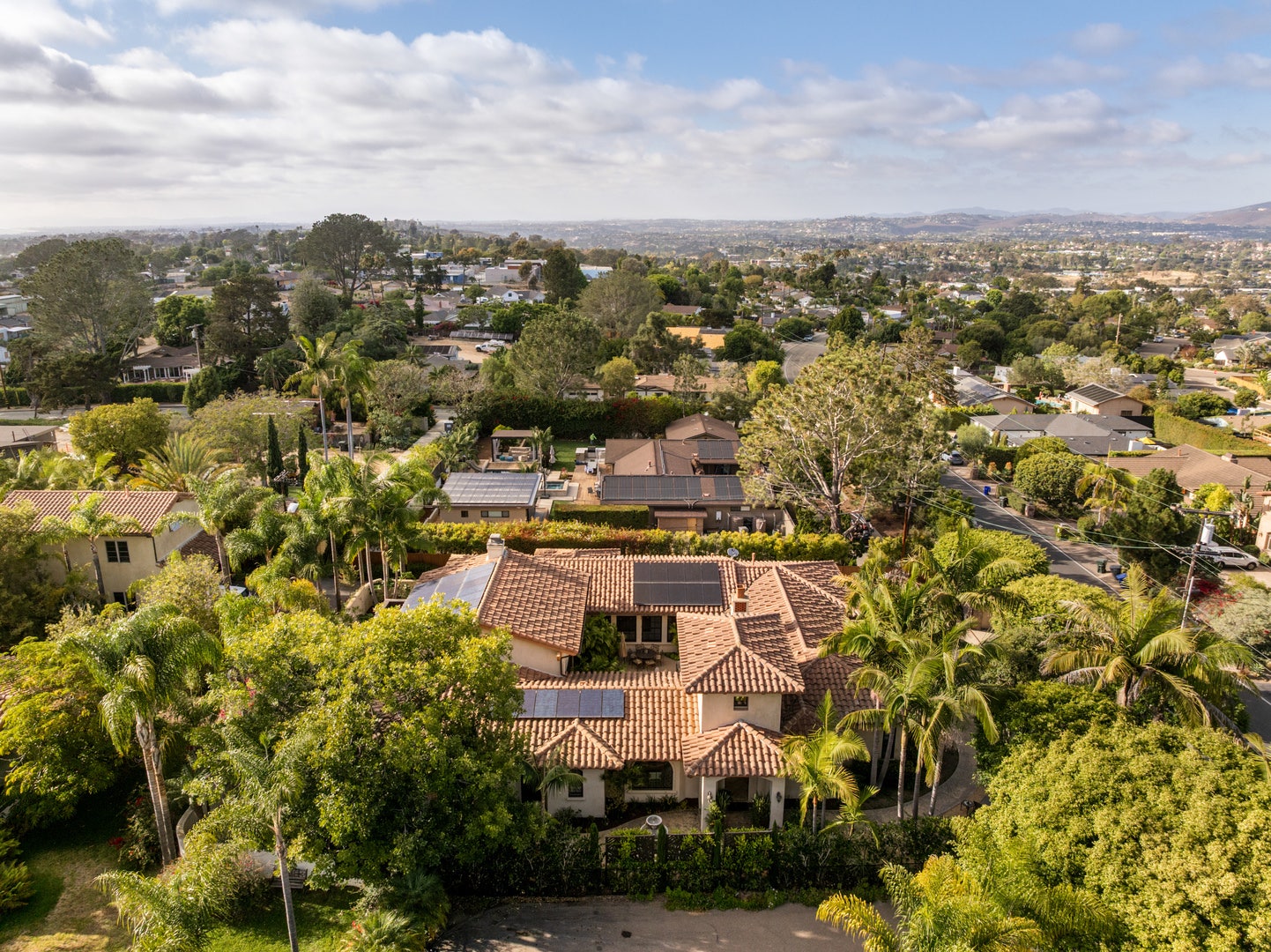 1040 Crest Drive, Encinitas, CA 92024