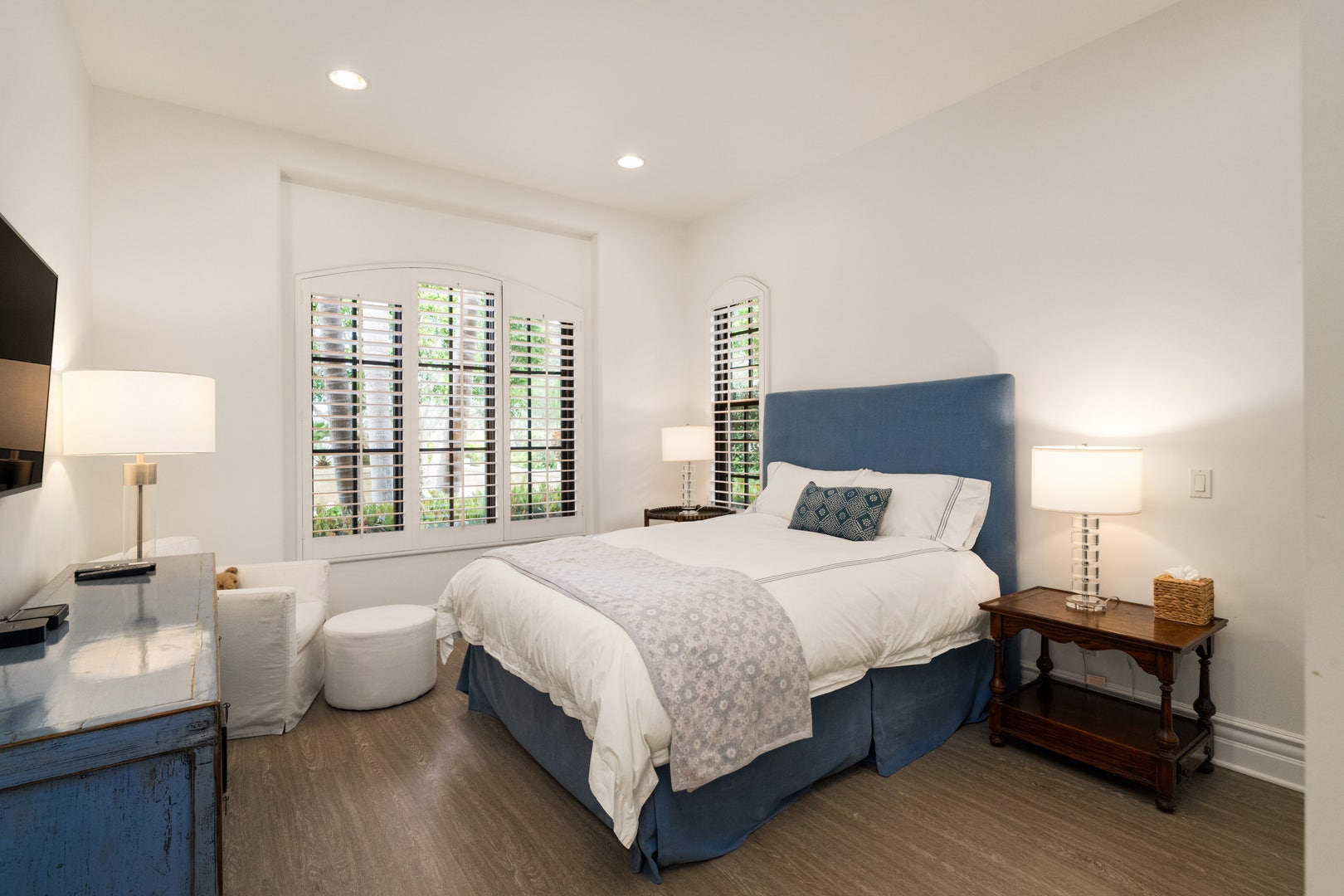 1040 Crest Drive, Encinitas, CA 92024
