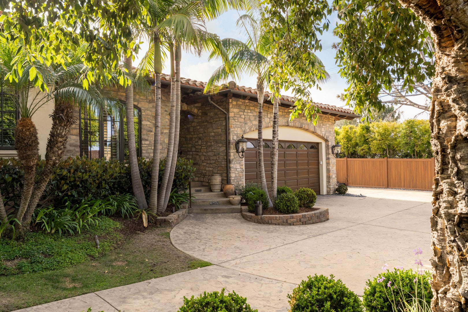 1040 Crest Drive, Encinitas, CA 92024