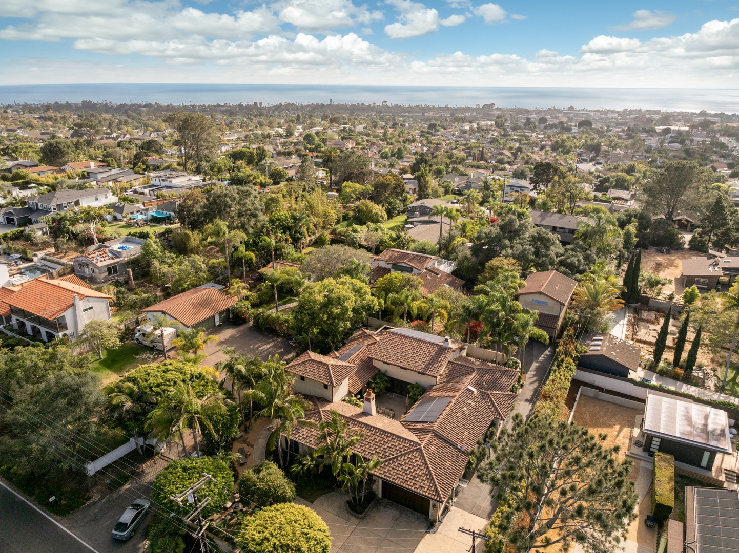 1040 Crest Drive, Encinitas, CA 92024