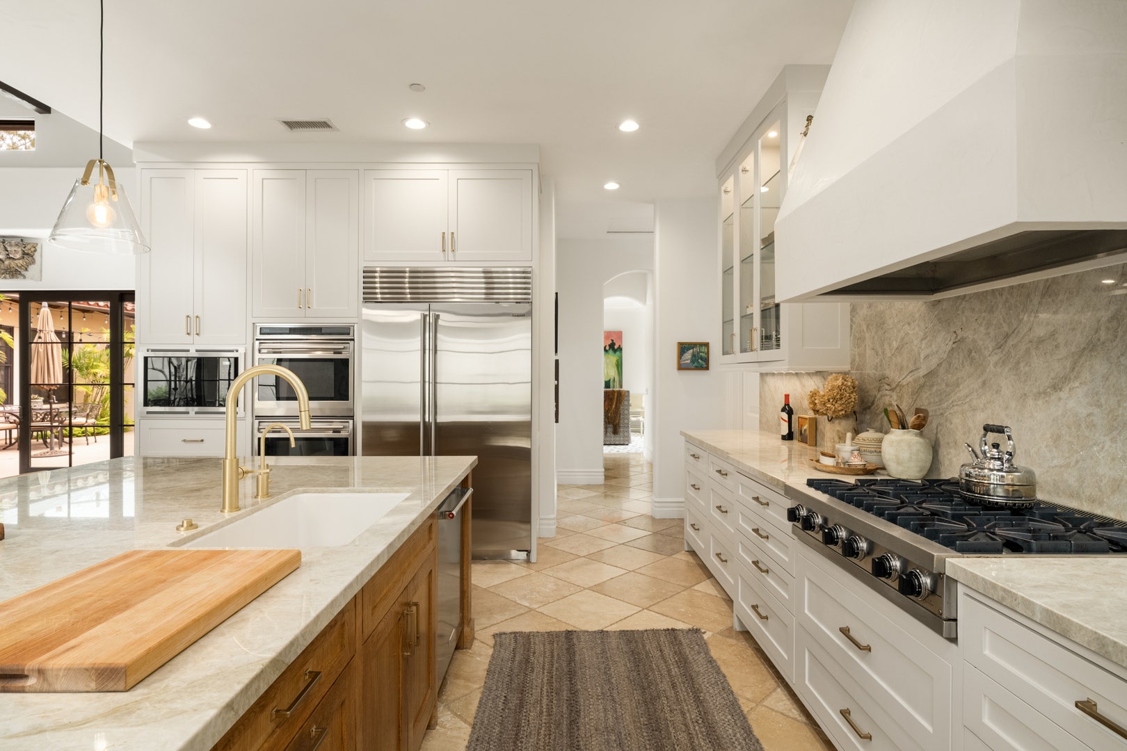 1040 Crest Drive, Encinitas, CA 92024