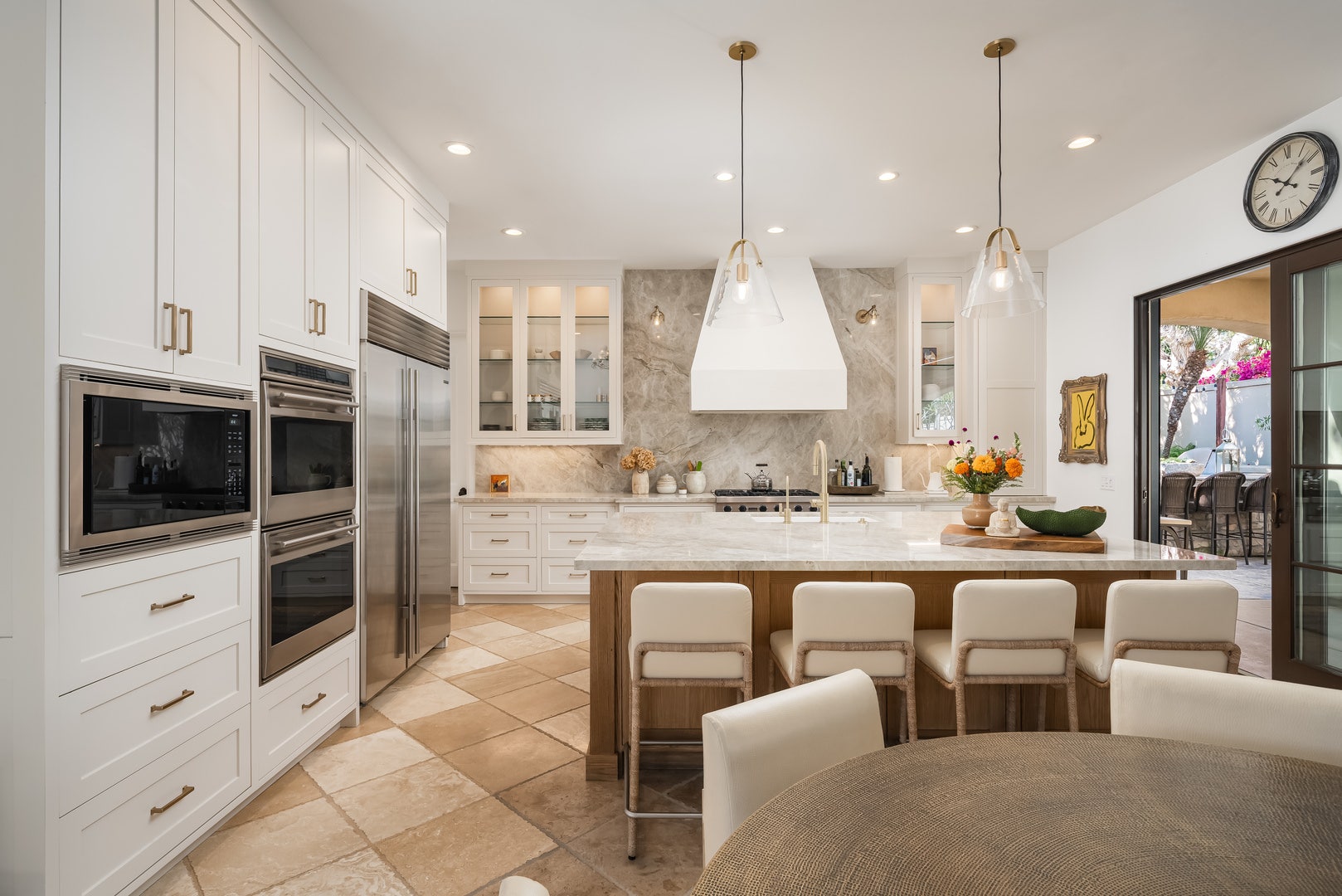 1040 Crest Drive, Encinitas, CA 92024