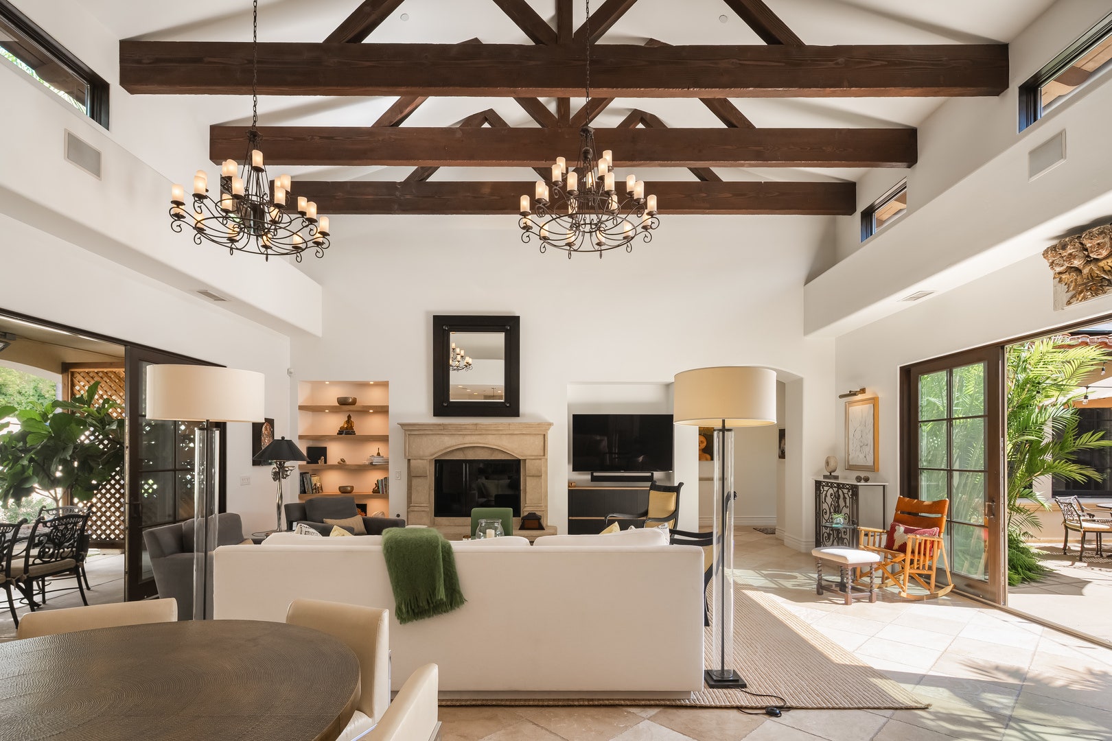 1040 Crest Drive, Encinitas, CA 92024