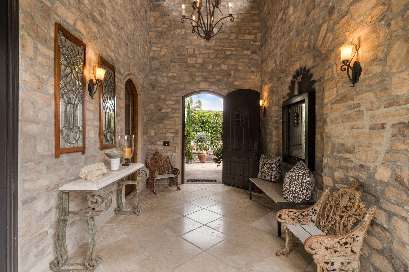1040 Crest Drive, Encinitas, CA 92024