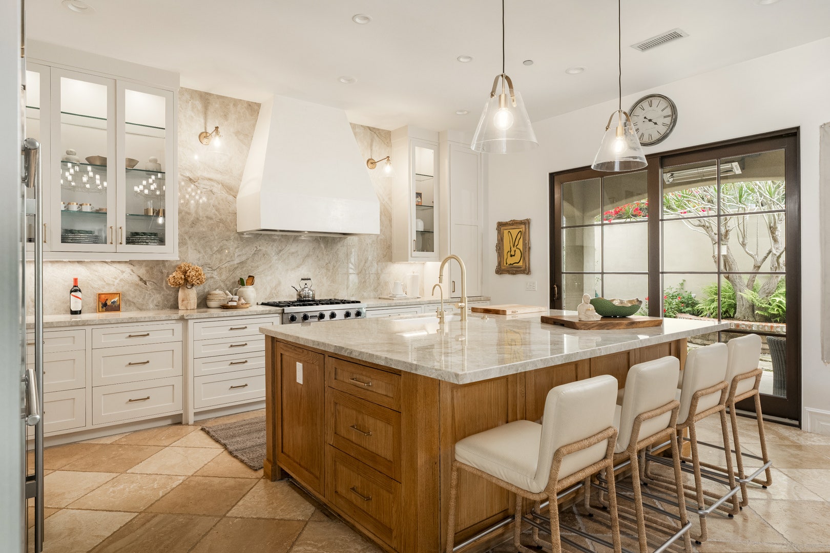 1040 Crest Drive, Encinitas, CA 92024