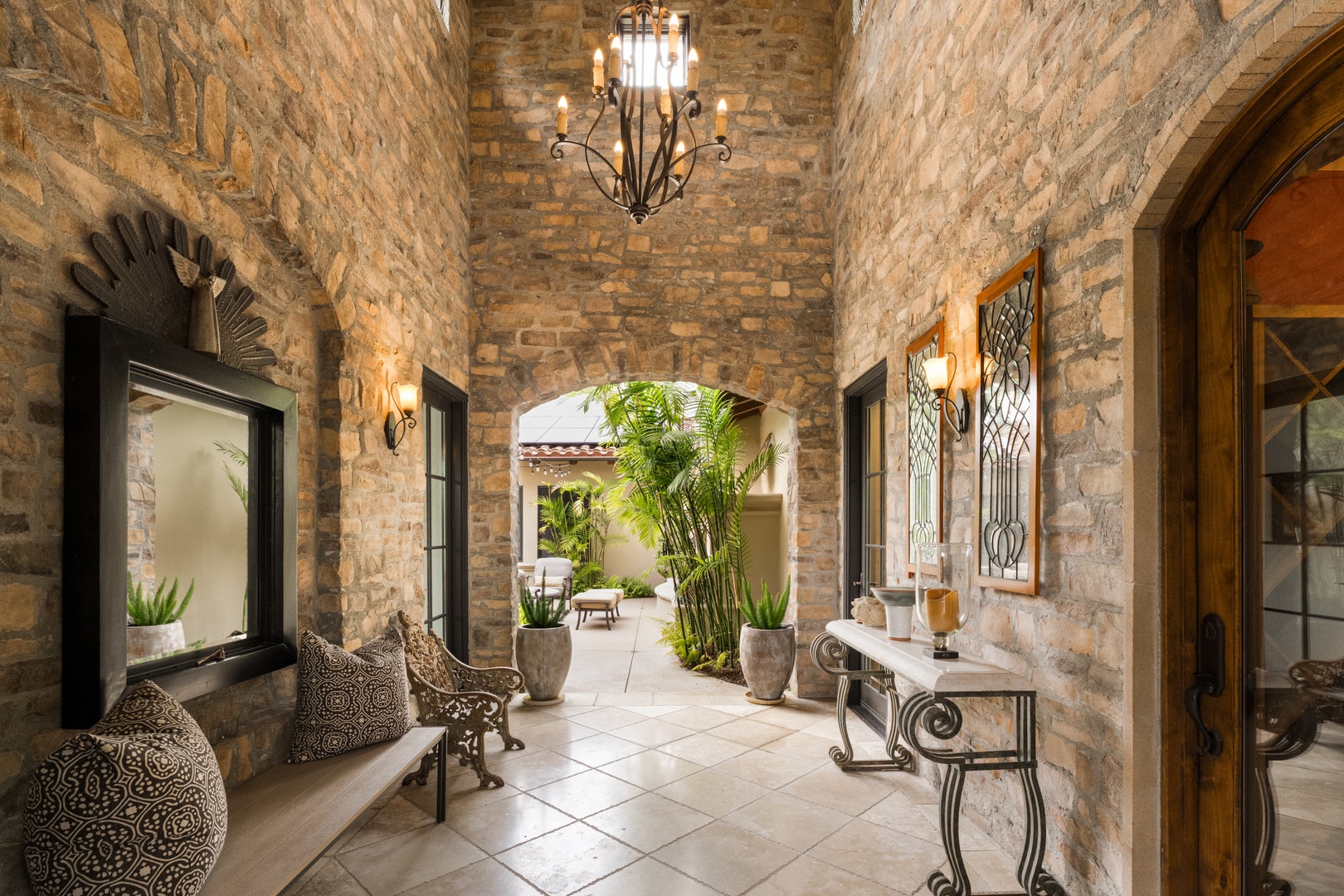 1040 Crest Drive, Encinitas, CA 92024
