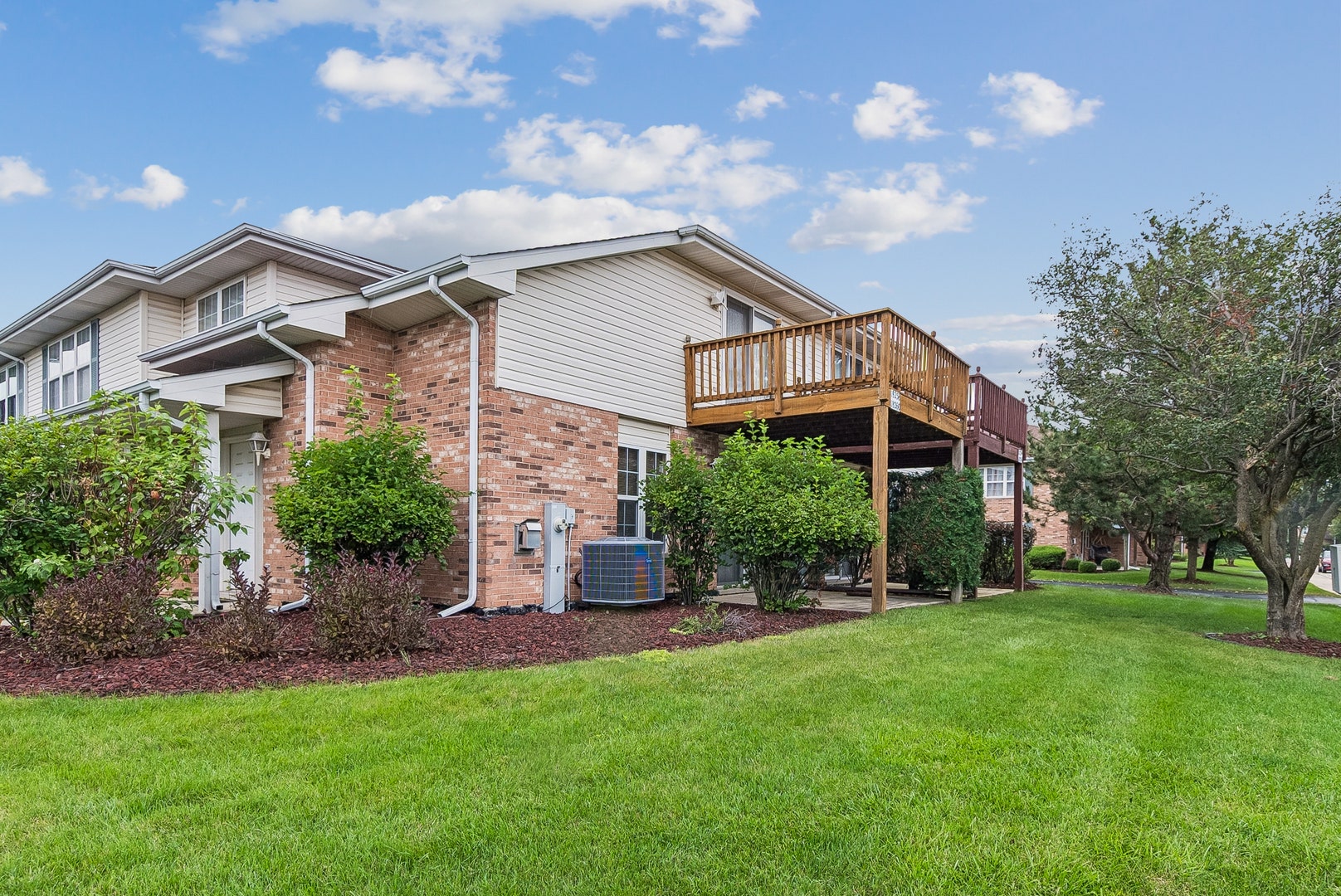 18260 Kirby Drive, Tinley Park, IL 60487 18260 Kirby Drive, Tinley Park, IL 60487