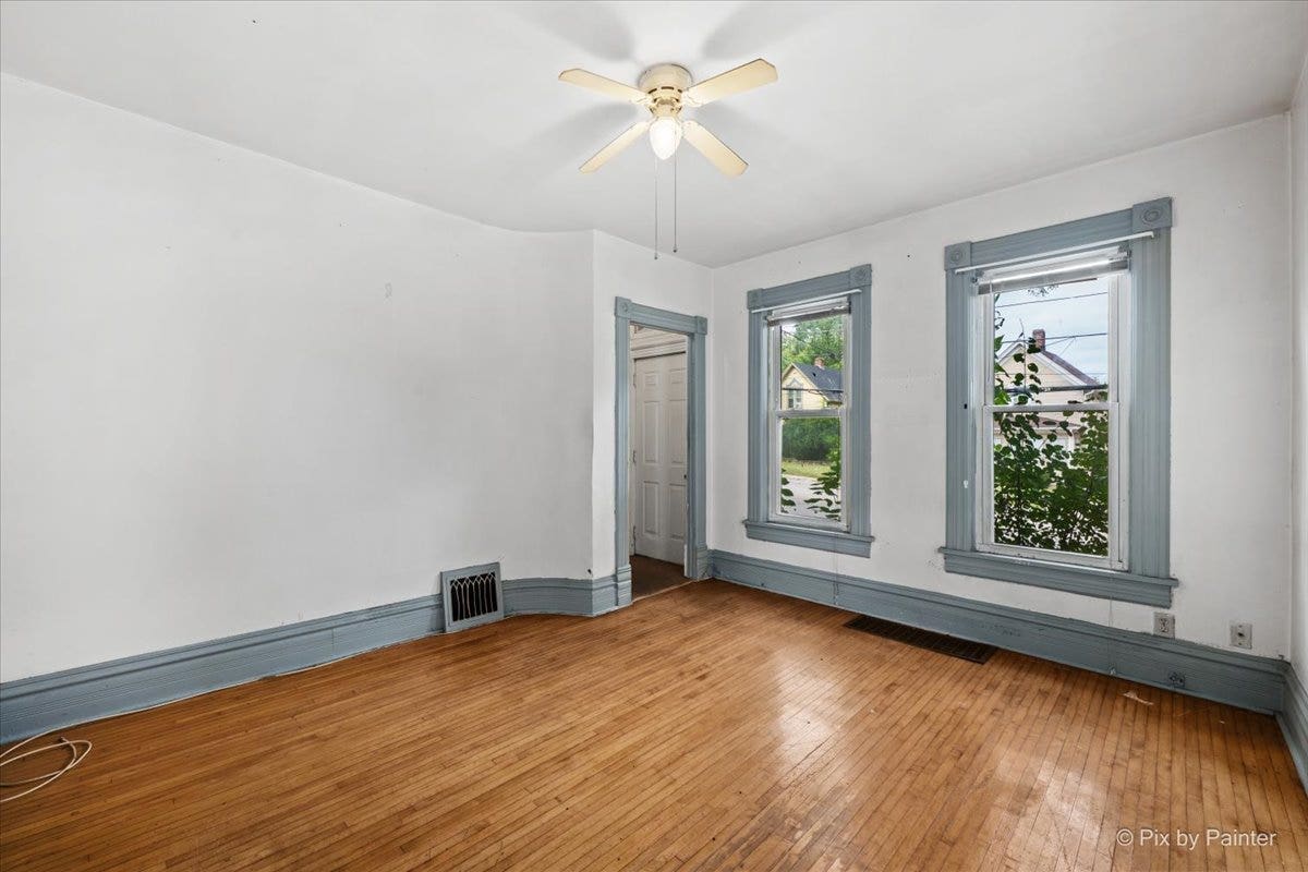 679 Villa Street, Elgin, IL 60120 679 Villa Street, Elgin, IL 60120