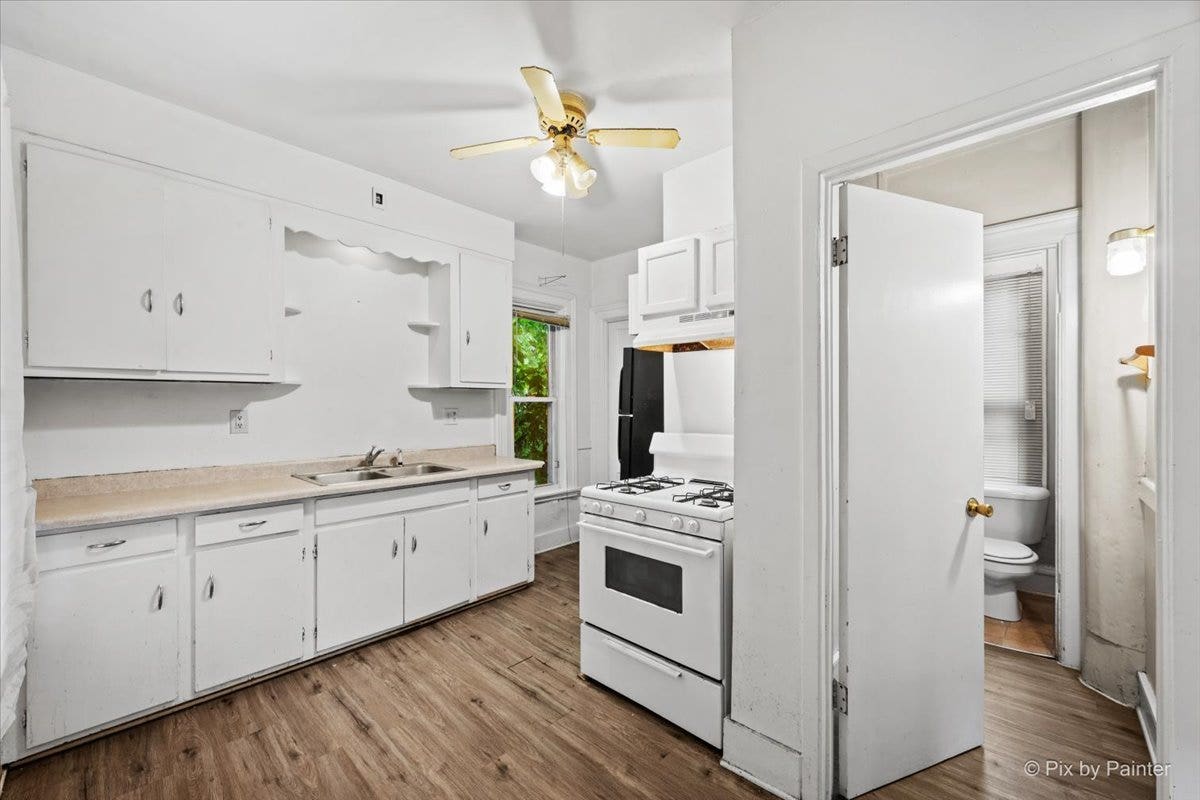 679 Villa Street, Elgin, IL 60120 679 Villa Street, Elgin, IL 60120