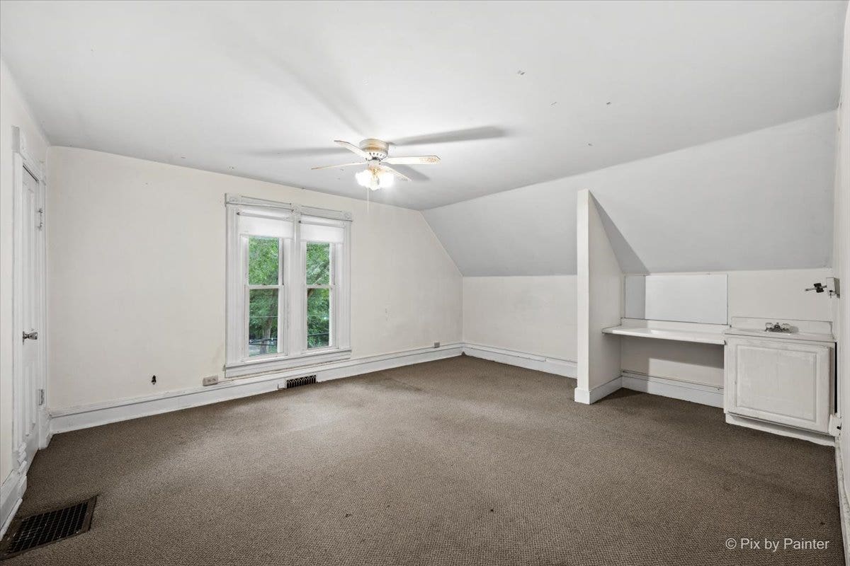 679 Villa Street, Elgin, IL 60120 679 Villa Street, Elgin, IL 60120