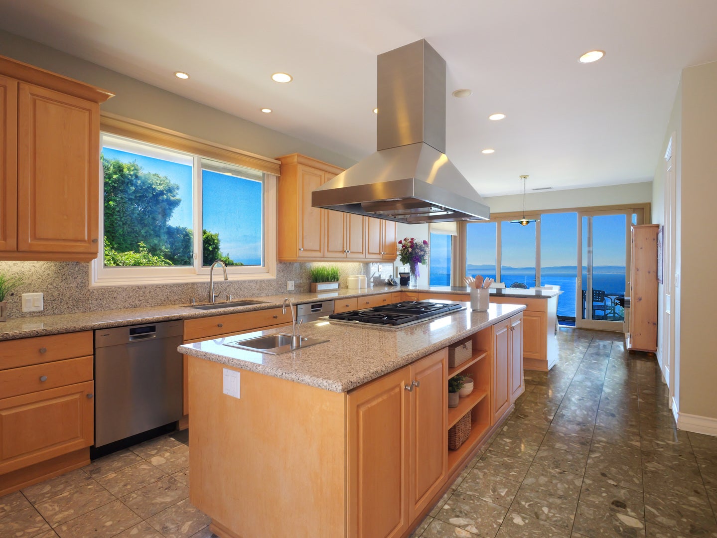 1905 Paseo Del Sol, Palos Verdes Estates, CA 90274 1905 Paseo Del Sol, Palos Verdes Estates, CA 90274