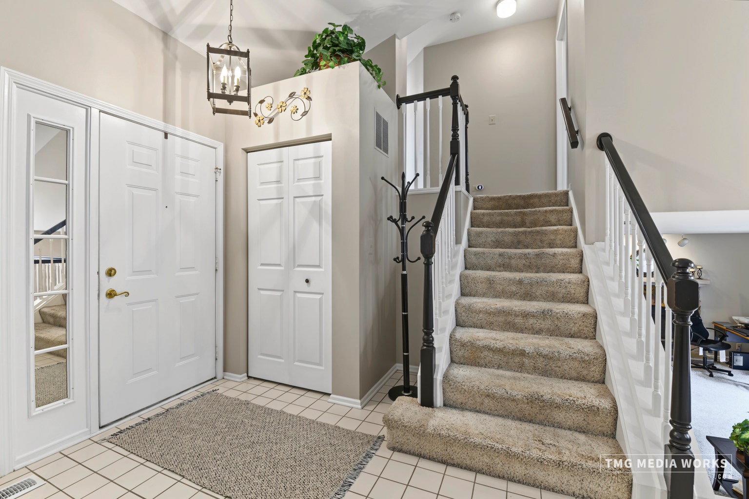 195 Meadow Lakes Boulevard, Aurora, IL 60504 195 Meadow Lakes Boulevard, Aurora, IL 60504