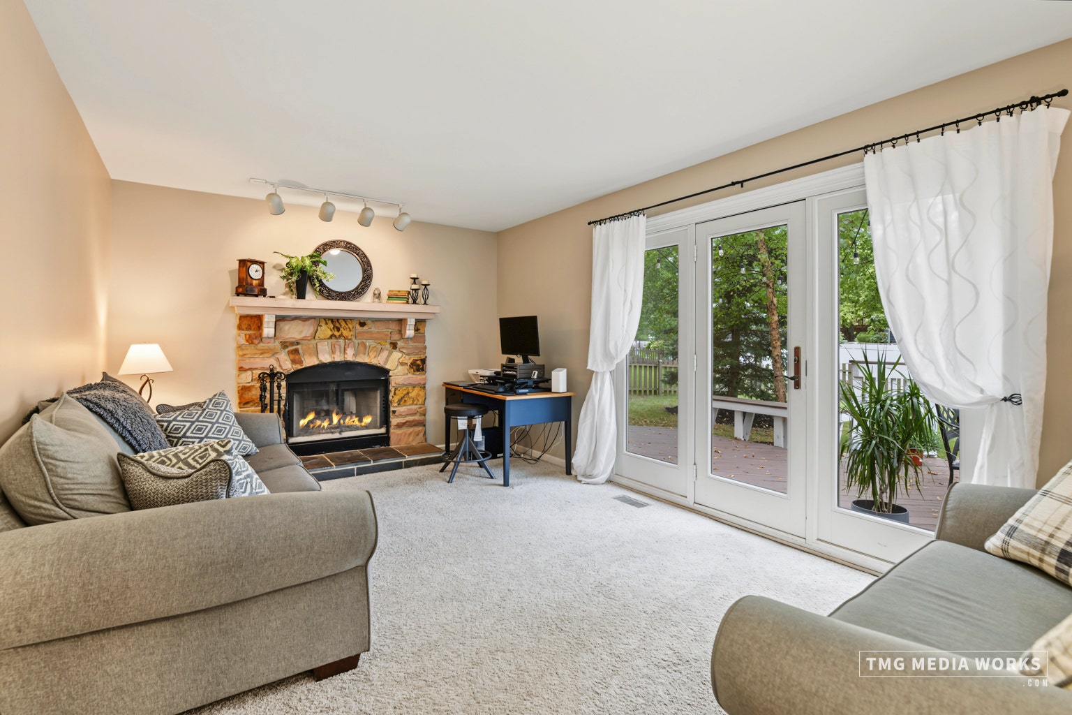 195 Meadow Lakes Boulevard, Aurora, IL 60504 195 Meadow Lakes Boulevard, Aurora, IL 60504