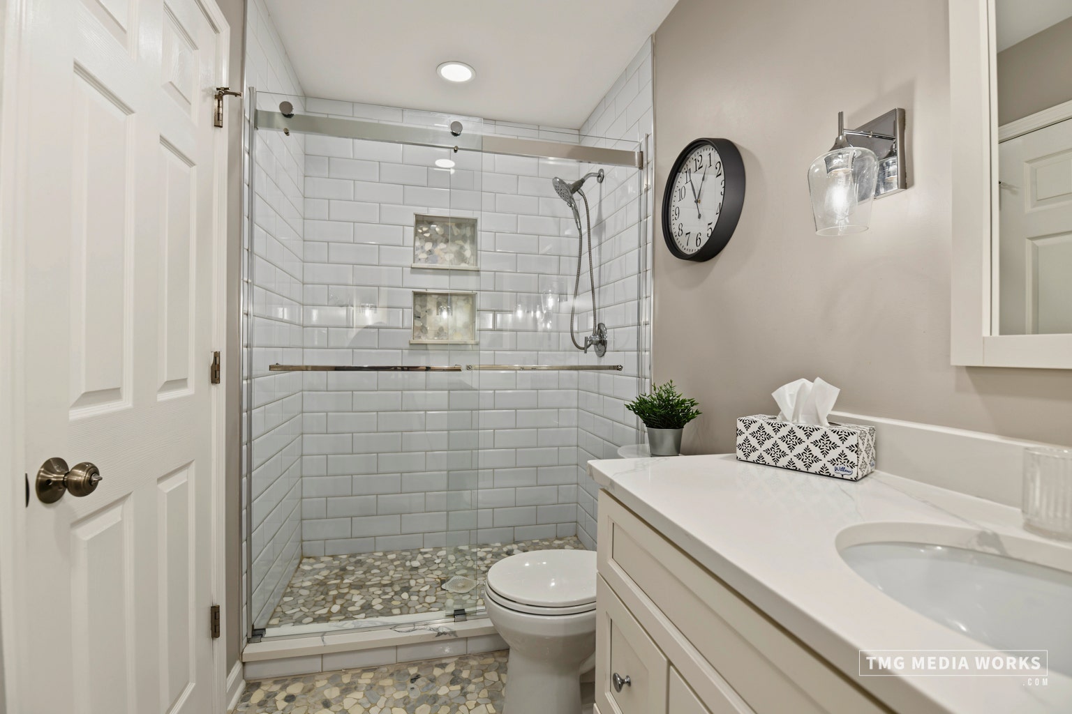195 Meadow Lakes Boulevard, Aurora, IL 60504 195 Meadow Lakes Boulevard, Aurora, IL 60504