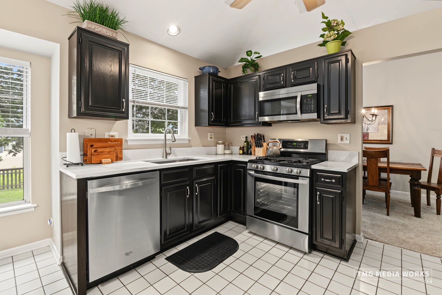 195 Meadow Lakes Boulevard, Aurora, IL 60504 195 Meadow Lakes Boulevard, Aurora, IL 60504