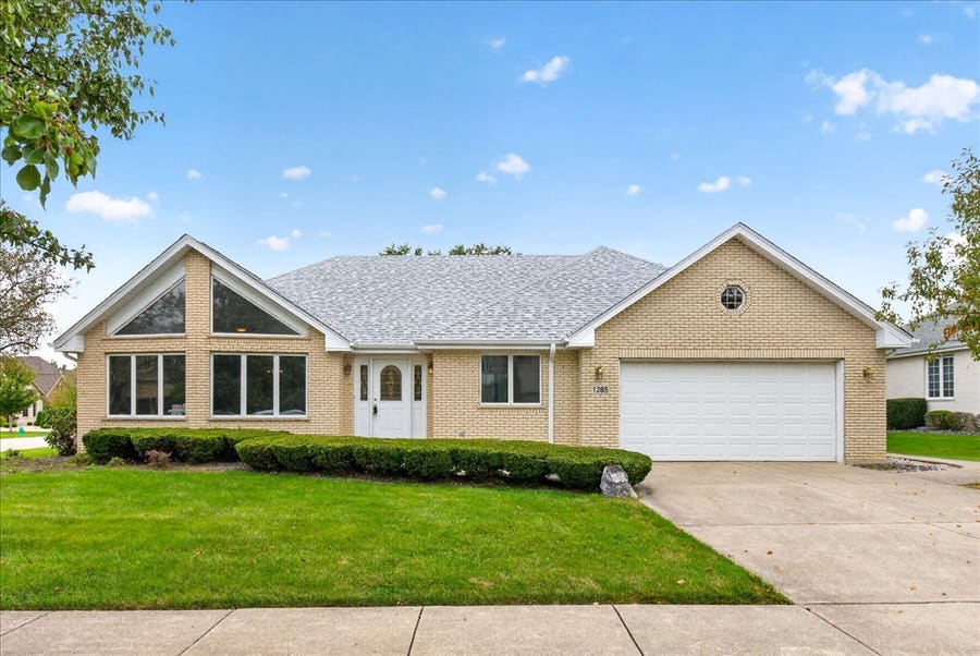 Property photo for 1285 Drawbridge Lane, Lemont, IL