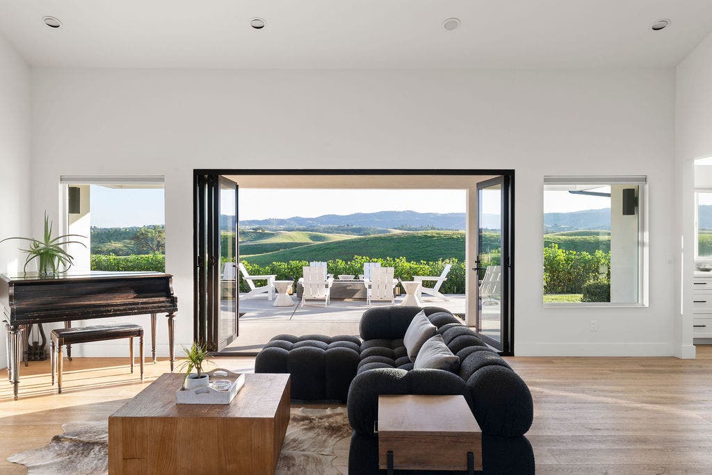 35 Wellsona Road, Paso Robles, CA 93446 35 Wellsona Road, Paso Robles, CA 93446