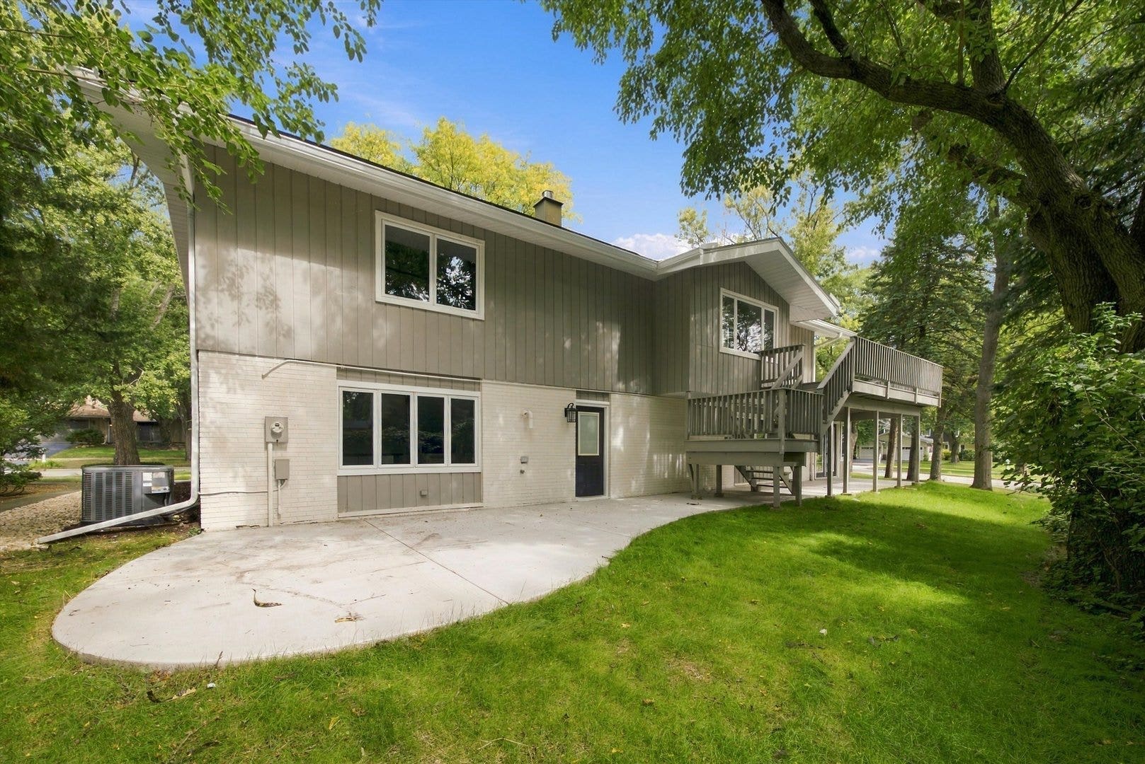 1117 Barberry Court, Downers Grove, IL 60515 1117 Barberry Court, Downers Grove, IL 60515
