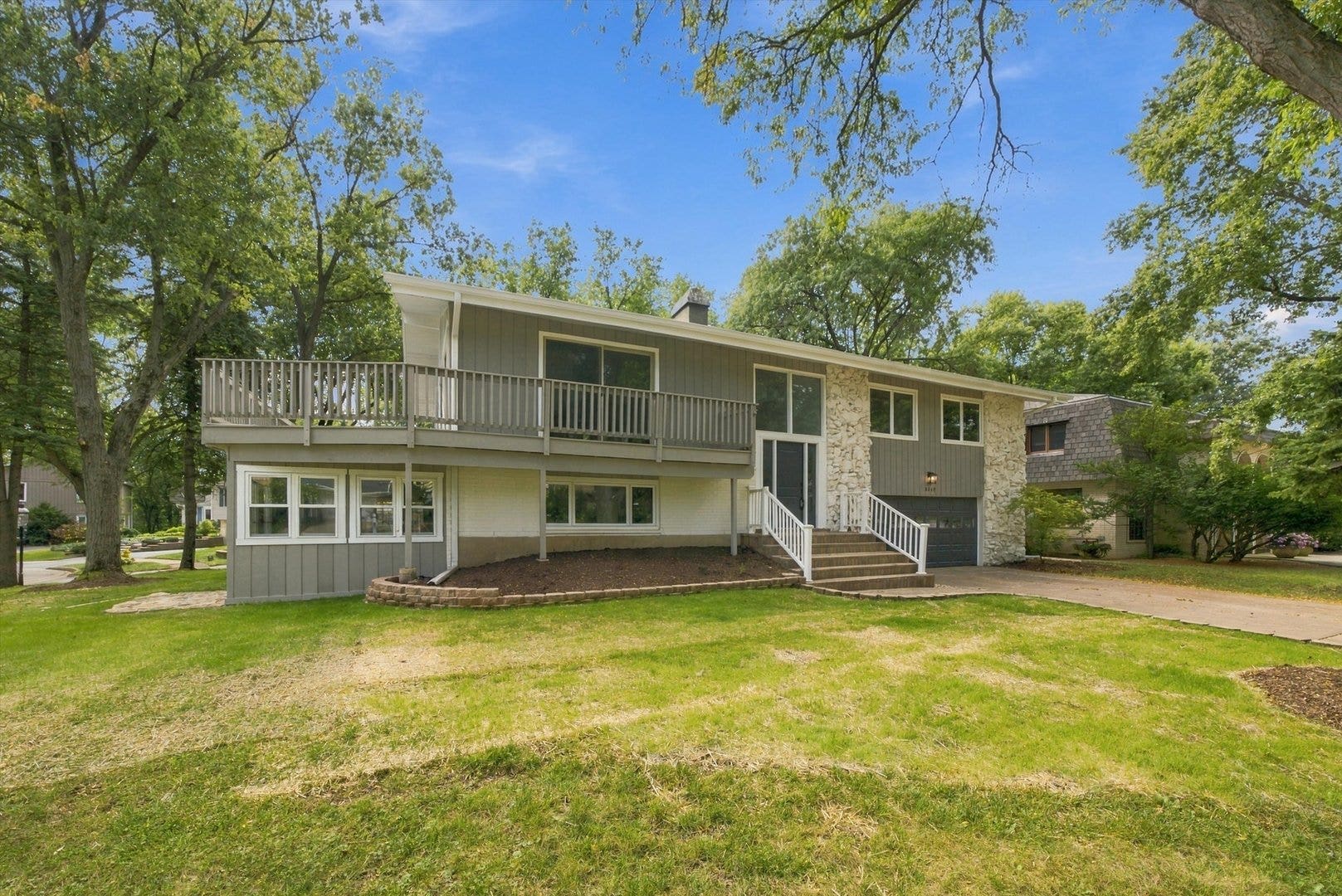 1117 Barberry Court, Downers Grove, IL 60515 1117 Barberry Court, Downers Grove, IL 60515