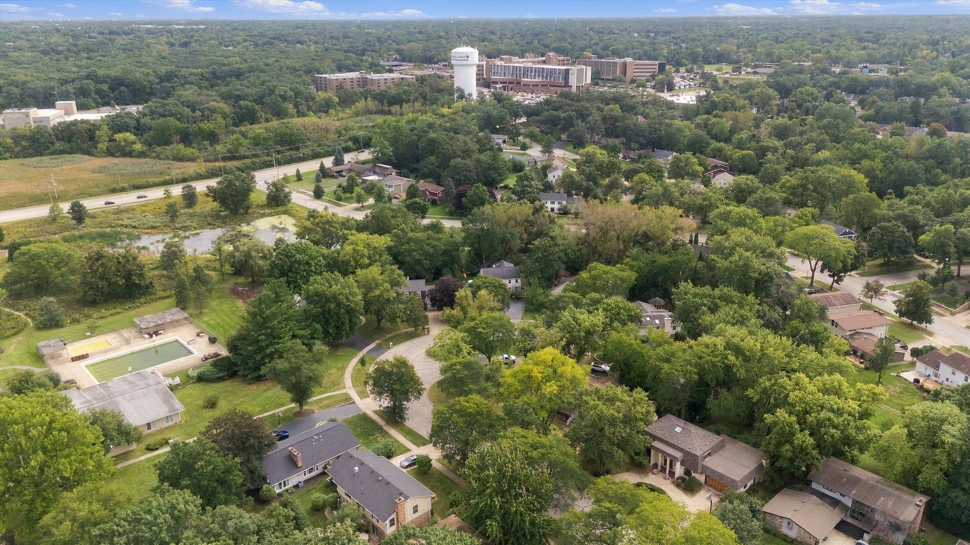 1117 Barberry Court, Downers Grove, IL 60515 1117 Barberry Court, Downers Grove, IL 60515