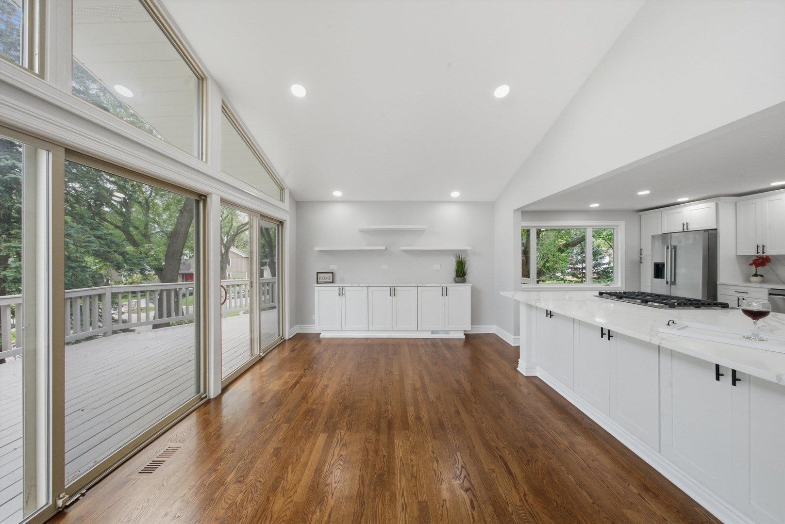1117 Barberry Court, Downers Grove, IL 60515 1117 Barberry Court, Downers Grove, IL 60515