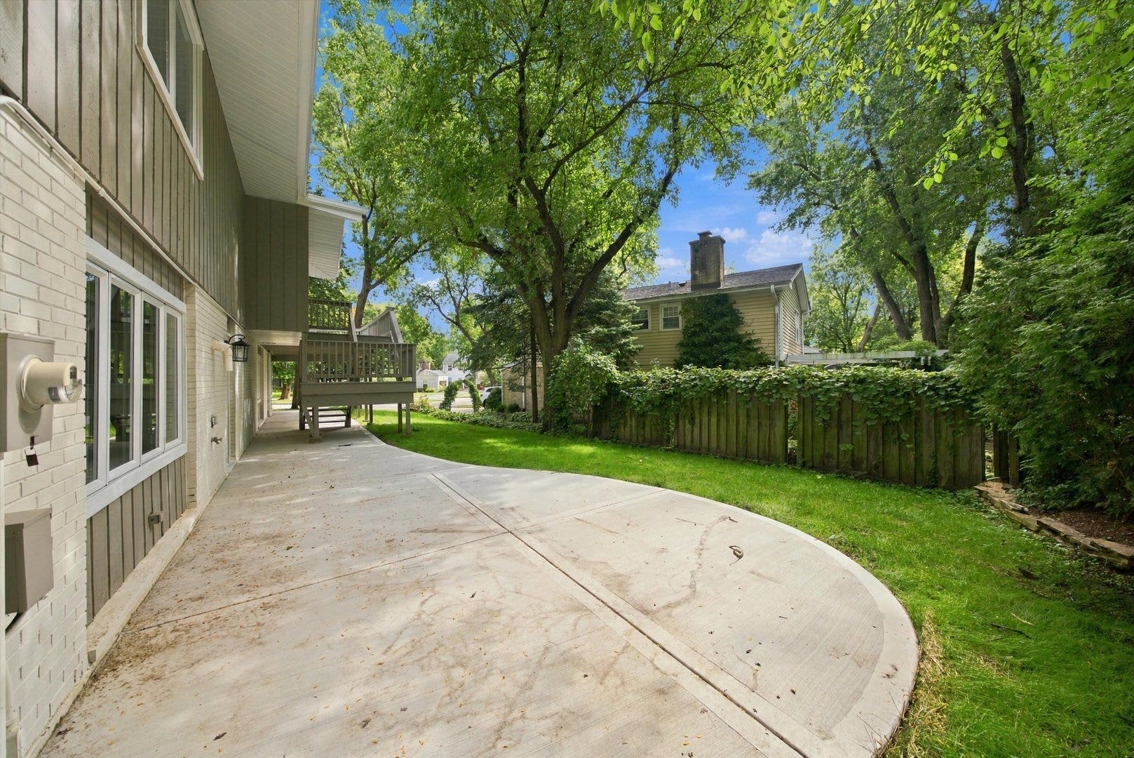 1117 Barberry Court, Downers Grove, IL 60515 1117 Barberry Court, Downers Grove, IL 60515